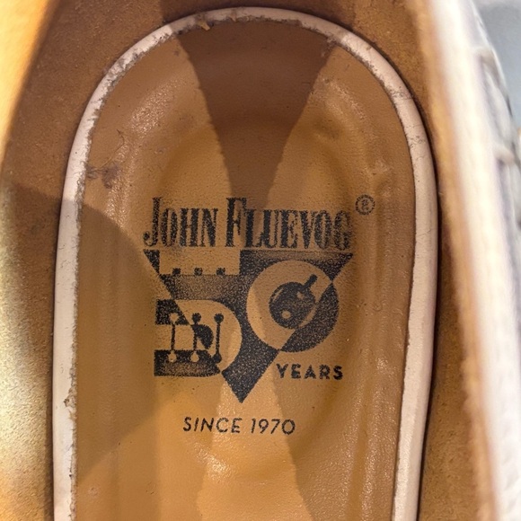 FLUEVOG Truth Alisha Sz 9.5 T-Strap with Skull Buckle Low Heel Leather Sandals - Picture 8 of 15